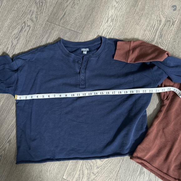Aerie cropped crewneck Henley - Picture 7 of 9